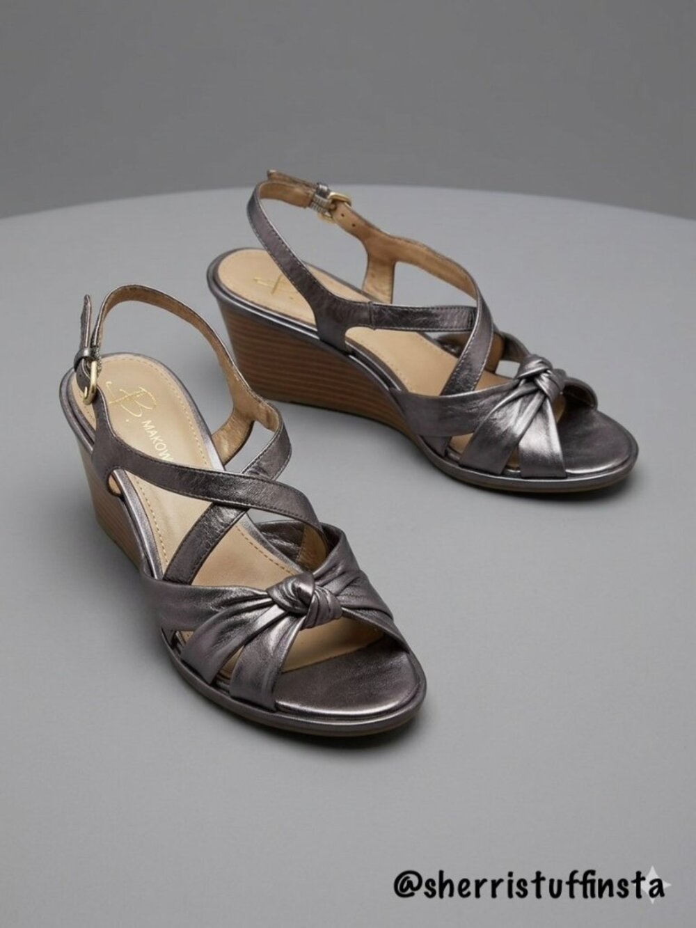 EXCELLENT B. Makowsky Metallic Knotted Leather Wedge Sandals 7.5
